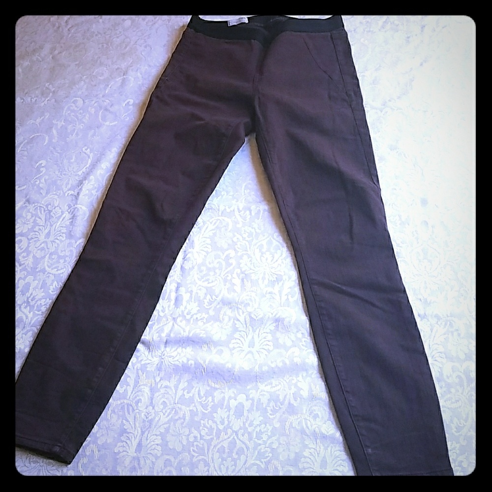 Gap resolution pull on legging size 27 r, Maroon.